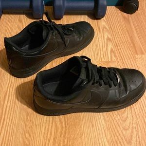 Black air force 1’s used size 12